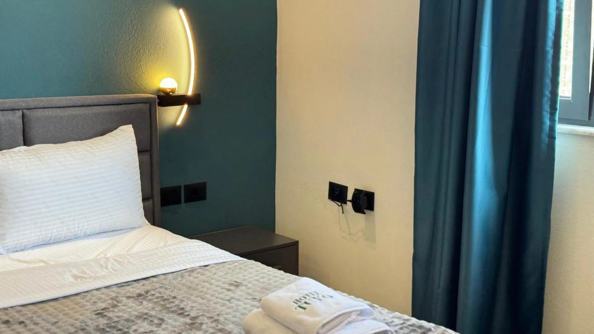 Hotel Tuyo Tirana